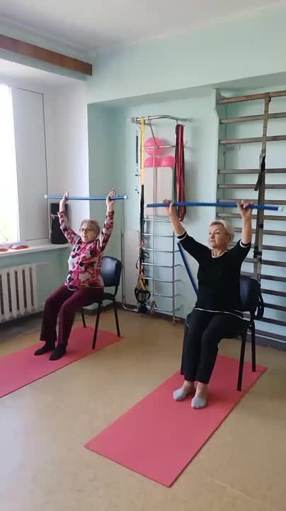 В Бендерской поликлинике в День борьбы с остеопорозом провели День открытых дверей: показали упражнения для укрепления костей и проверяли уровень кальция в крови — его нехватка может быть первым признаком хрупкости костей