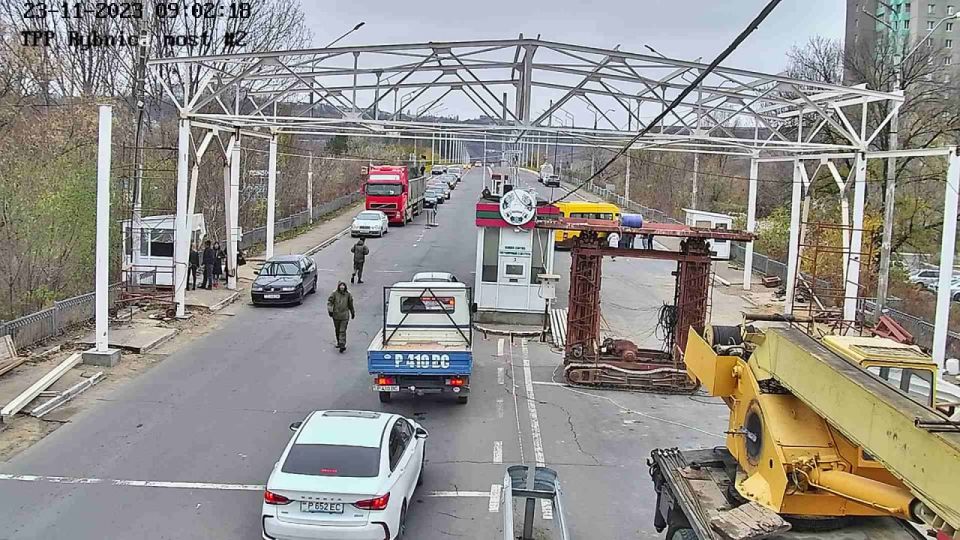 В пункте пропуска «Мост Рыбница» у пассажира маршрутки изъяли сильнодействующее вещество
