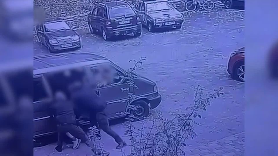 Полицейские избили мужчину возле ТЦК в Киеве, — Государственное бюро расследований Украины