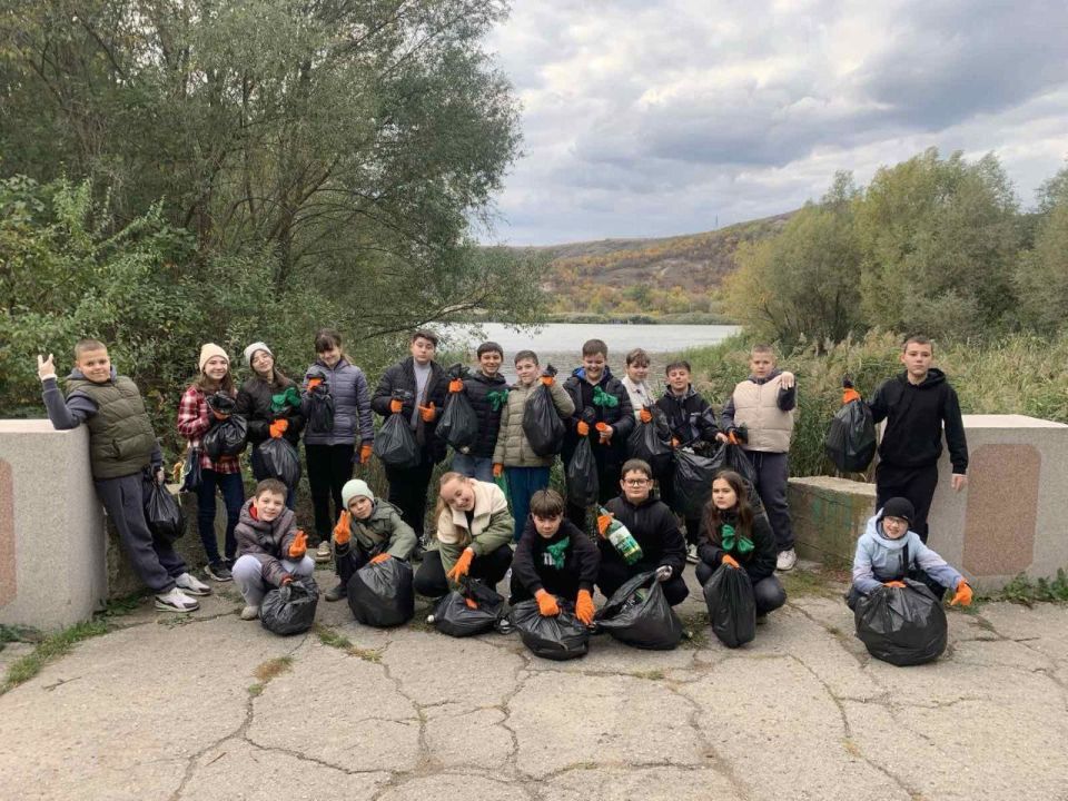 Рыбницкие школьники провели акцию «Чистый берег»