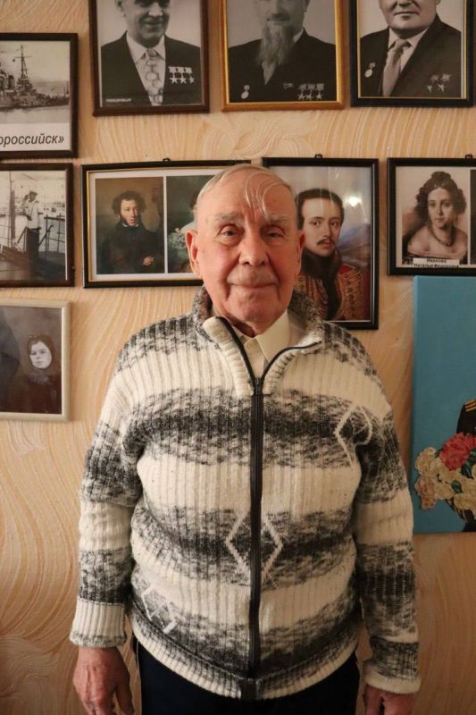 Константина Ивановича Пуганова поздравили сегодня с днем рождения представители столичной госадминистрации