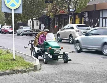 Макарыч, принимай аппарат! Махнул не глядя