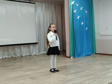 В Бендерском ДДЮТ «Радуга» прошла акция памяти «Летят в бессмертие журавли», приуроченная ко Дню белых журавлей