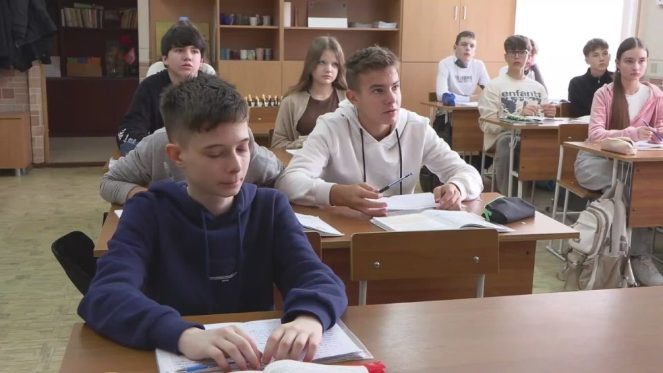 Теплу в школах рады не только дети, но и учителя