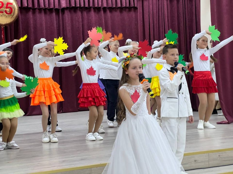 Сегодня Рыбницкая гимназия 1 отмечает 25-летний юбилей