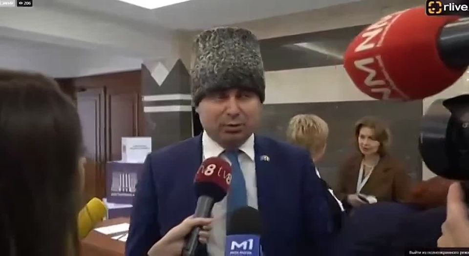 Лидер одной из партий пожаловался, что его фракции в молдавском парламенте выделили офис рядом с туалетом