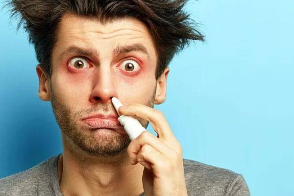 Эпидемия зависимости от назальных спреев накрыла Россию — только в этом году россияне потратили на них безумные 42 миллиарда рублей