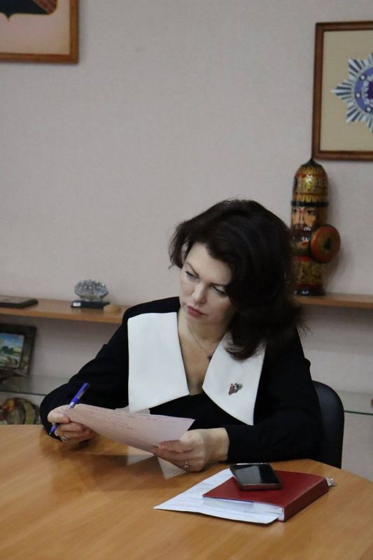 Сегодня Глава столицы Илона Петровна провела рабочее совещание с заместителями, посвящённое вопросам подготовки города к новогодним праздникам