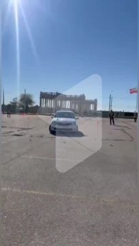 В Тирасполе 26 лучших водителей страны выясняют, кто быстрее и аккуратнее пройдёт «туннель», сделает разворот и «змейку»
