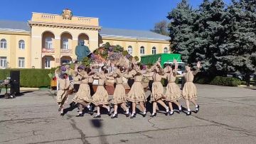 Гагаузские танцоры приехали поздравить дубоссарцев с Днём города