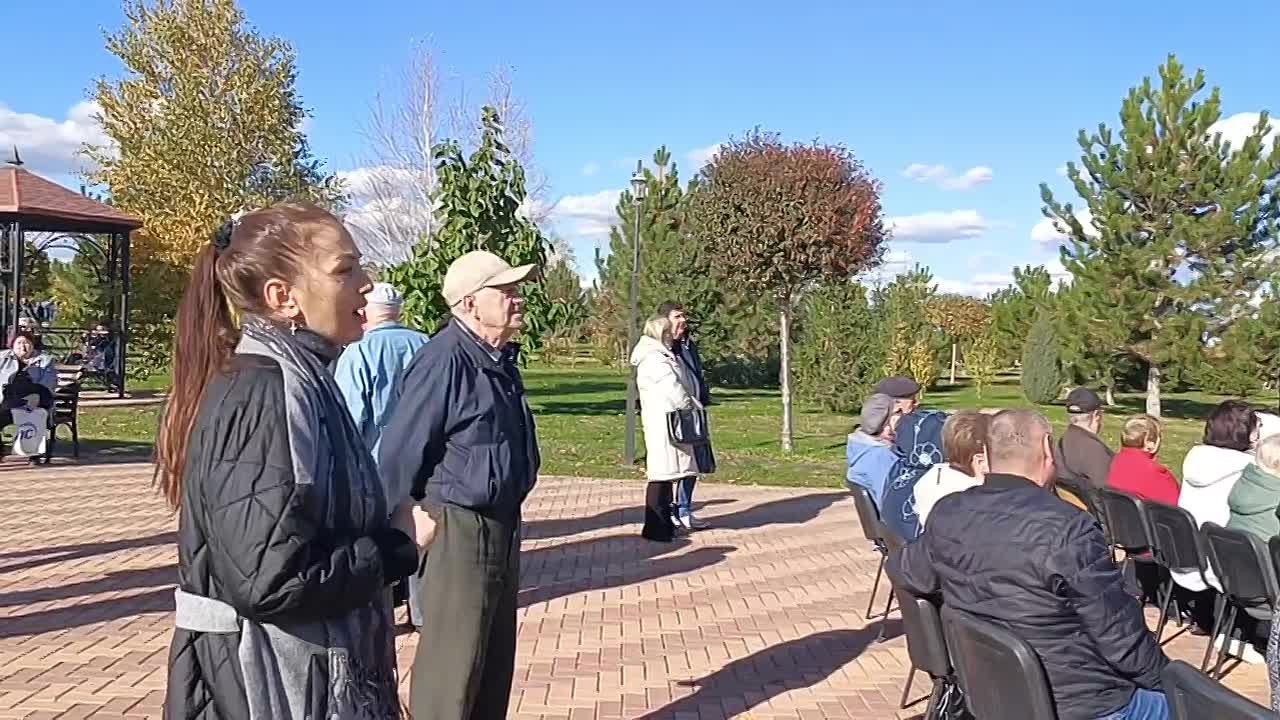 И ещё артисты коллектива "Бусуёк" из Григориополя
