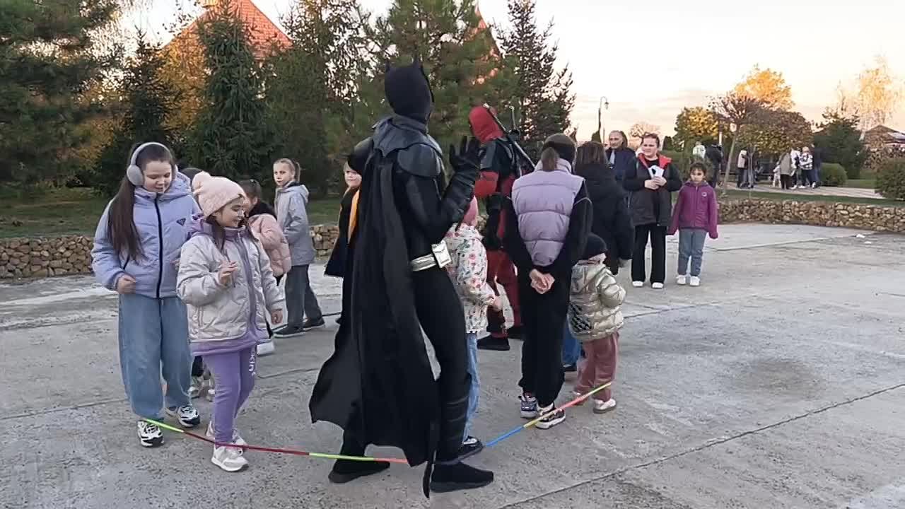 Детки не скучают! Спасибо организаторам! Весело, классно, увлекательно! Дети довольны!