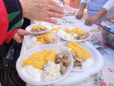 Жаль, что мы не можем передать аромат! Торопитесь отведать вкуснейшей мамалыги!