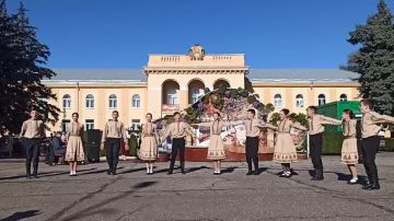 В Дубоссарах сегодня выступают артисты из Гагаузии, села Конгаз