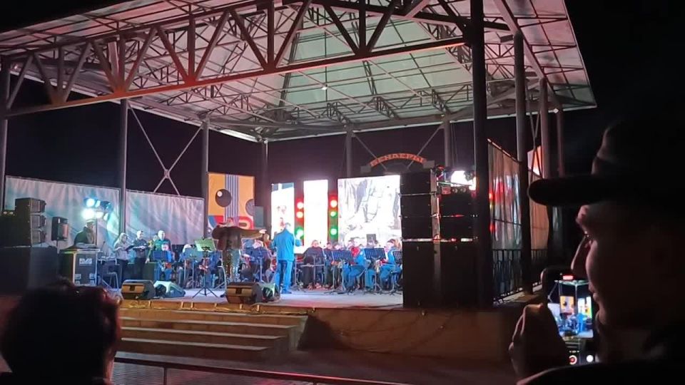 Непревзойденный зажигательный военный оркестр под управлением Виталия Войнова