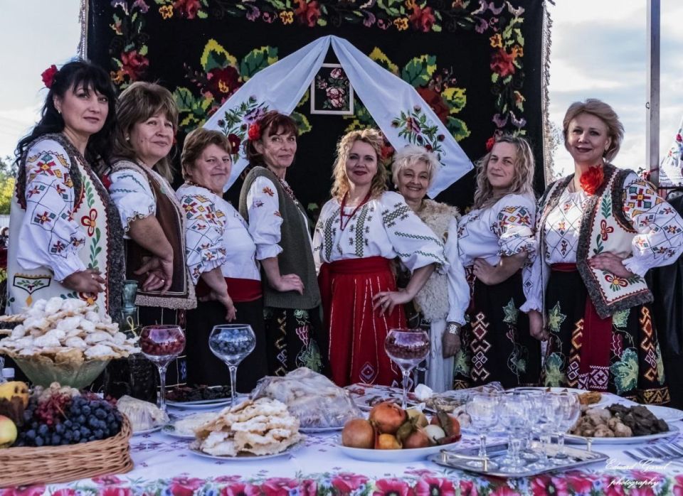 Подробный фотоотчет с празднования дня города в Александро-Невском парке вы можете посмотреть на сайте государственной администрации Бендер по ссылке