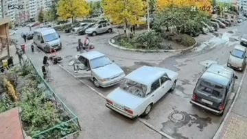 В Краснодаре отец избил курьера, который случайно сбил его дочь