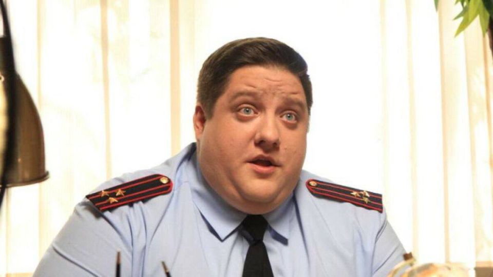 Умер актёр Роман Попов, известный по роли Мухича в сериале «Полицейский с Рублёвки»