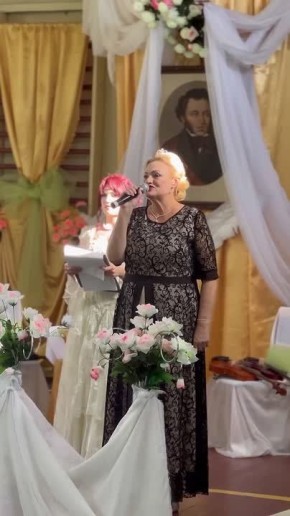 Осенний вальс в честь дня рождения школы: в столичной школе №2 прошёл традиционный Пушкинский бал