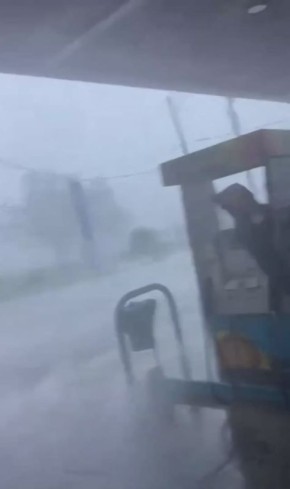 #МировыеНовости – Ямайка оказалась под ударом мощнейшего урагана "Мелисса"