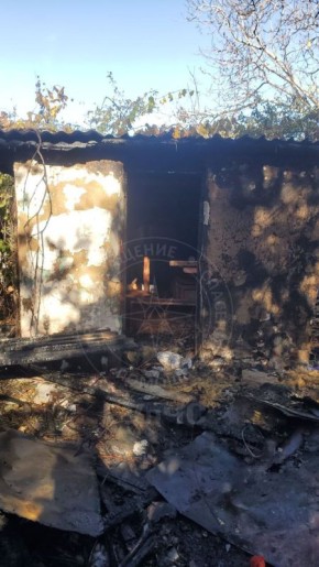 В столице сгорела хозпостройка