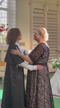 Пушкинский бал в столичной школе №2 — давняя и любимая традиция