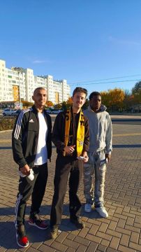 Сид из Бельгии гулял по Тирасполю в шарфе «Шерифа» и встретил футболистов, которые пригласили его на матч