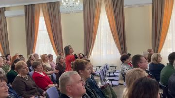 На сцене - учащиеся тираспольской коррекционной школы-интерната