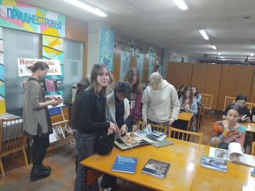 Бендерскую центральную библиотеку посетили первокурсники Высшего художественного колледжа