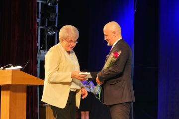 Сергей Оболоник вручил государственные награды сотрудникам Республиканского центра гигиены и эпидемиологии