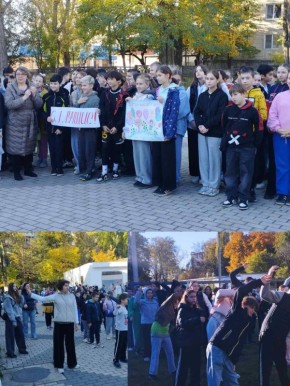 Особую атмосферу спортивного праздника создали приглашённые гости — мастера спорта ПМР по художественной гимнастике Малентовтич Т. Г. и Армаш А. И., а также тренеры отделения спортивной акробатики, кандидаты в мастера спорта...
