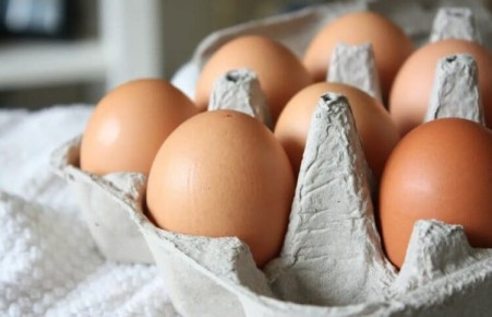 В Молдове выявили заражённые сальмонеллой куриные яйца