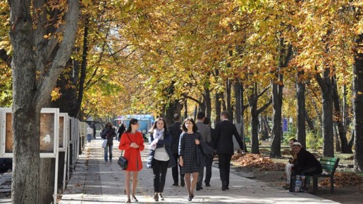 Наслаждаемся последними теплыми деньками перед похолоданием: В Молдове пока аномальные для ноября +18 градусов