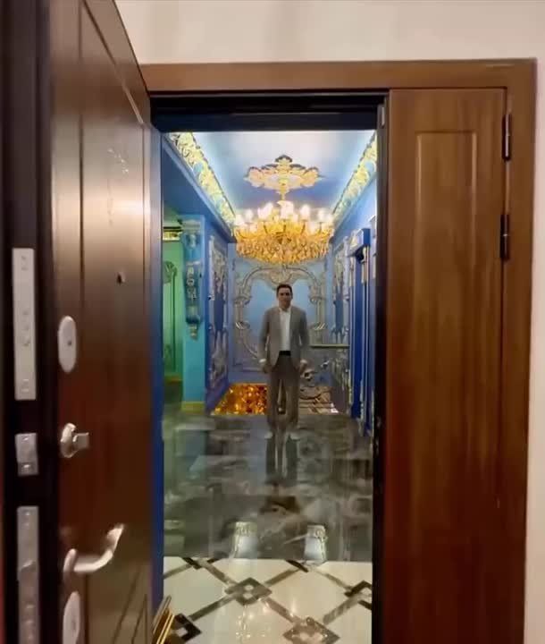 «У меня от просмотра выросли золотые зубы»: в сети обнаружили узбекскую квартиру, от которой в шоке даже цыгане