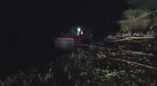 Машину вытащили из Днестра