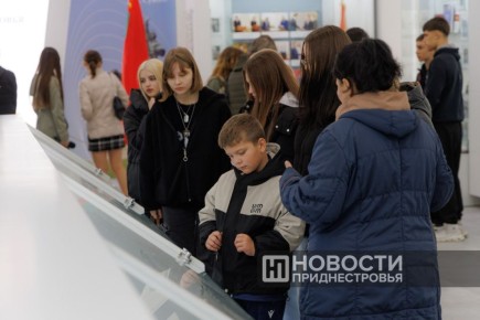 В первый день каникул рыбницкие одиннадцатиклассники побывали в тираспольском Историко-краеведческом музее, музее ретроавтомобилей и военной техники, а также Партизанской деревне