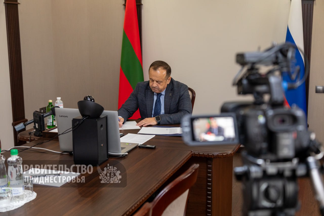 Столичный мост по Шевченко находится в плачевном состоянии и требует серьёзного внимания, считает председатель Правительства Александр Розенберг