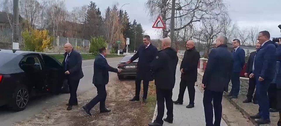 «Горыныч» в деле. Председатель Правительства Александр Розенберг с рабочим визитом в Каменском районе, проверяет котельные школ, дороги и сельхозпредприятия