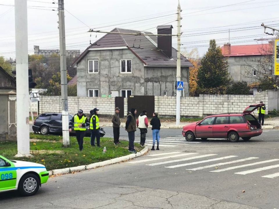 Два «Фольксвагена» столкнулись в Бендерах