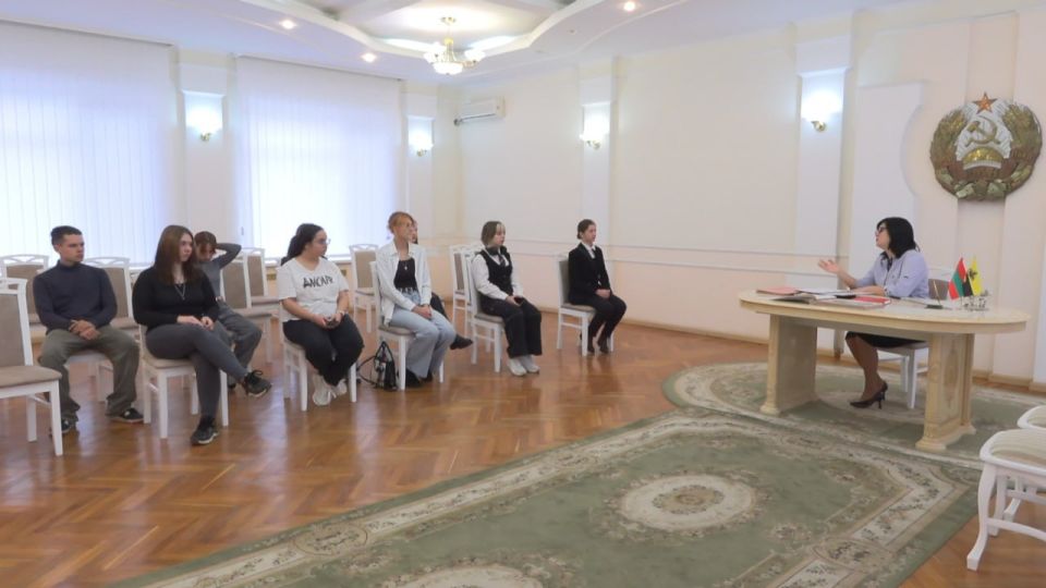 Экскурсия в ЗАГС для юных журналистов