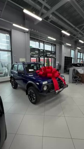 Новые «Нивы» ломаются прямо в автосалоне: у машины, которая проехала всего 30 километров, антифриз потёк прямо в дилерском центре