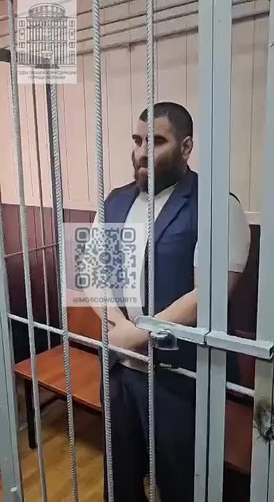 Блогеру Арсену Маркаряну продлили арест на 2 месяца