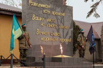 ВОЕННЫЕ РАЗВЕДЧИКИ ОТМЕЧАЮТ ПРОФЕССИОНАЛЬНЫЙ ПРАЗДНИК