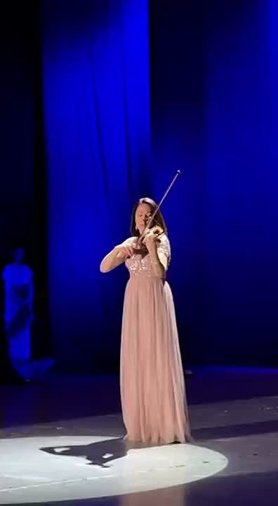 К знаменательной дате газета «Днестровская правда» подготовила особый подарок своим читателям — публикацию главы из третьего тома книги Владимира Полушина «Соловьиная песня», посвящённую фабрике и её людям