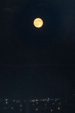 Приднестровцы фотографируют бобровую луну