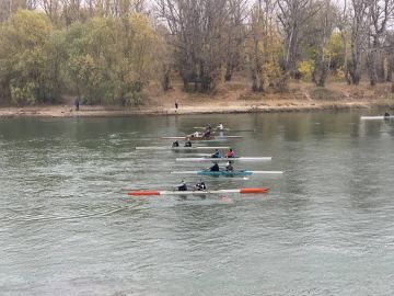 Почти 60 юных гребцов из Тирасполя и Бендер приняли участие в первенстве по академической гребле ко Дню милиции