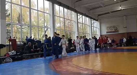 Борьба во имя памяти. Около 250 спортсменов разных возрастов и весовых категорий собрались сегодня на фестивале спорта памяти Геннадия Баданова