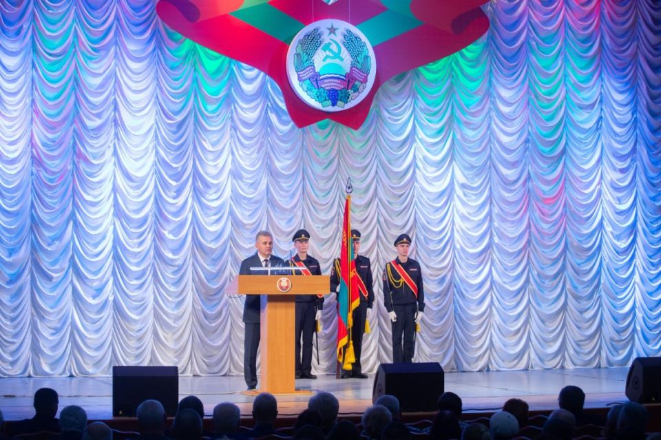 Президент принял участие в торжественном мероприятии по случаю Дня милиции