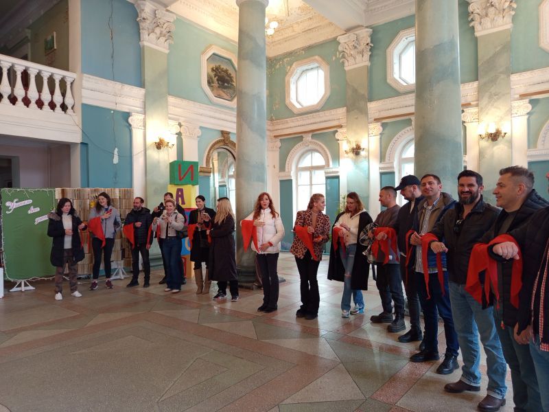 Туроператоров из Румынии посвятили в пионеры в Чобручах