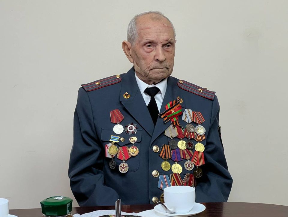 102-й день рождения отмечает ветеран Великой Отечественной войны Филипп Сафронович Оловягин